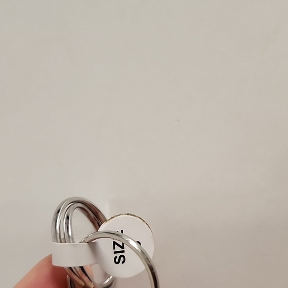 Size 8 bangle ring set silver toned - Picture 2 of 2